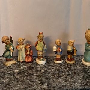 Lot of 8 Hummel figurines